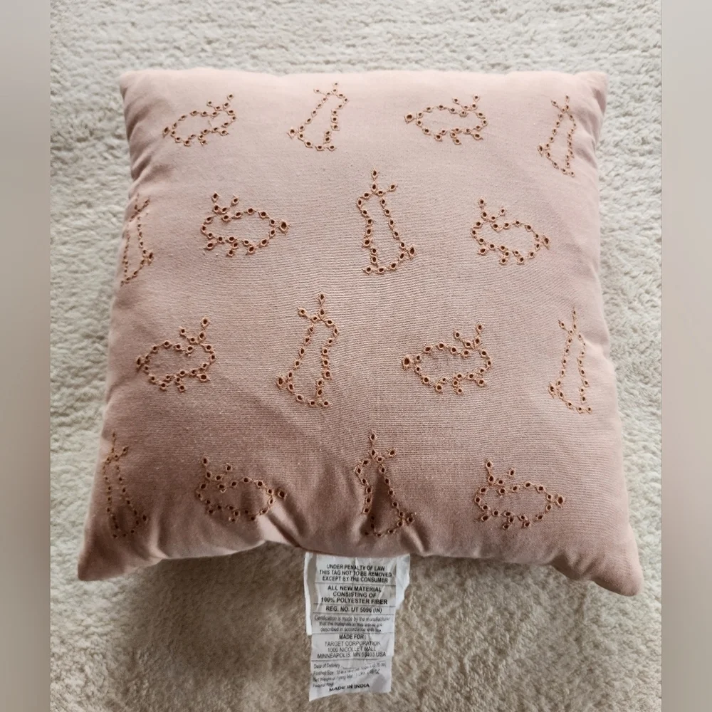 Bundle of 2 THRESHOLD new with tag spring pillow 18×18 each - Picture 2 of 8